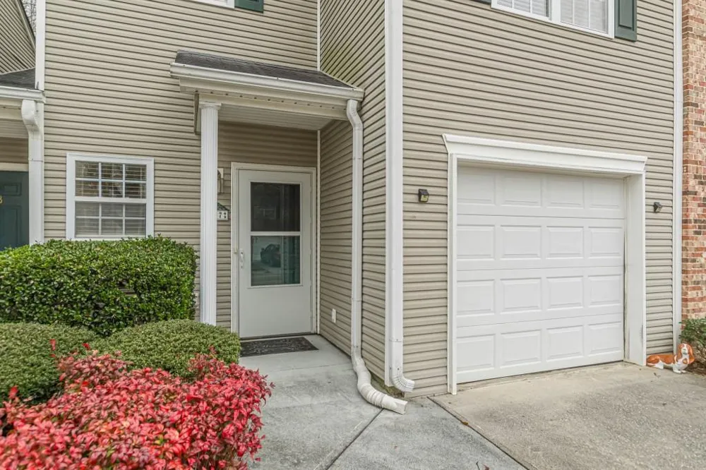 137 Venture Path Hiram, GA 30141