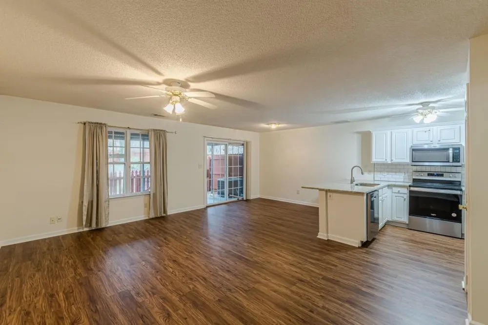 137 Venture Path Hiram, GA 30141