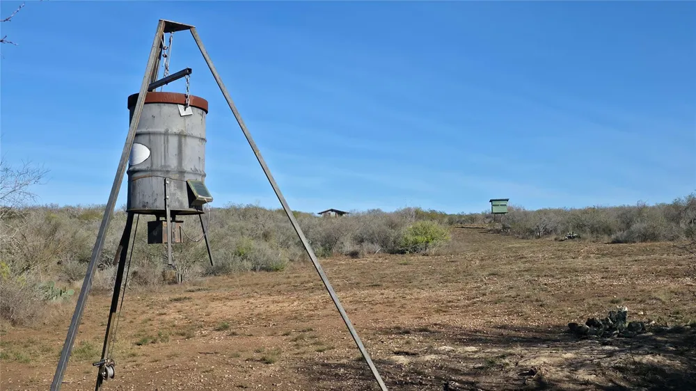 County Road 6753 Devine, TX 78016