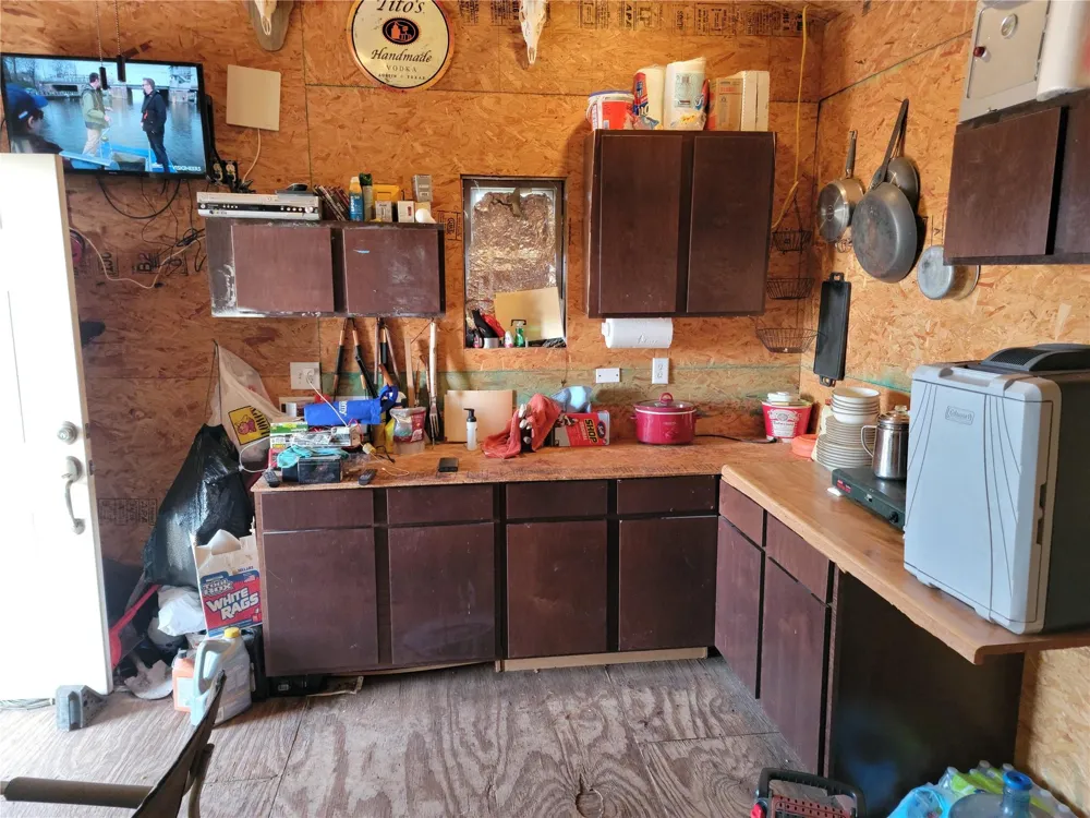 County Road 6753 Devine, TX 78016
