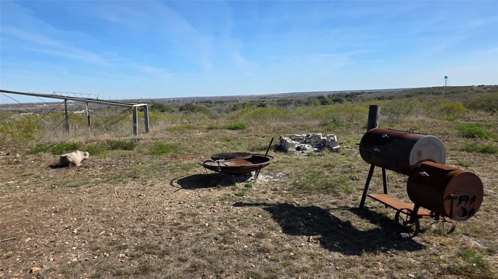 County Road 6753 Devine, TX 78016