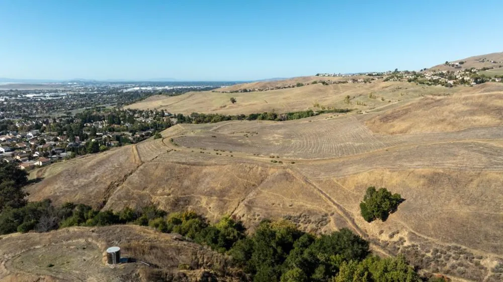 2000 Scott Creek Road Milpitas, CA 95035