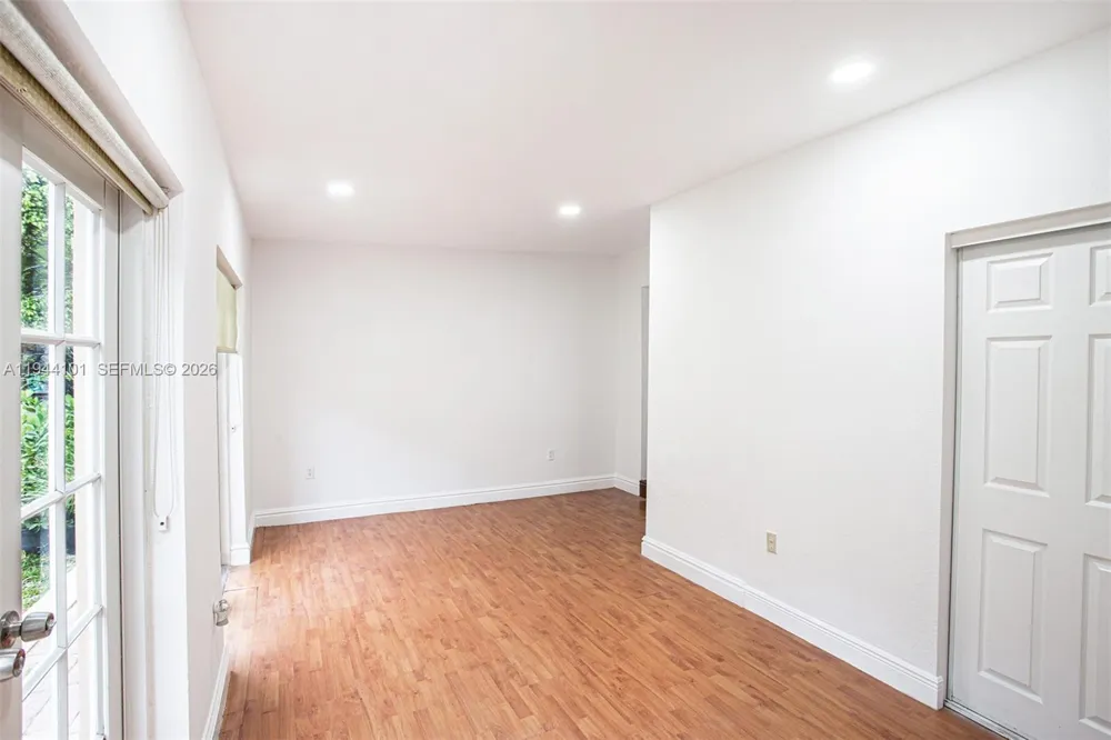 236 SW 28th Rd Miami, FL 33129