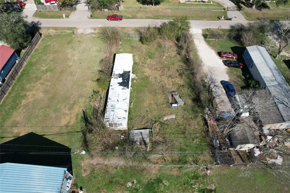206 Crescent Drive Fresno, TX 77545