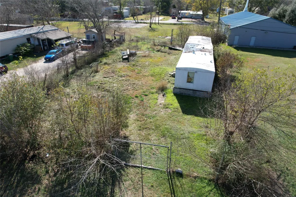 206 Crescent Drive Fresno, TX 77545
