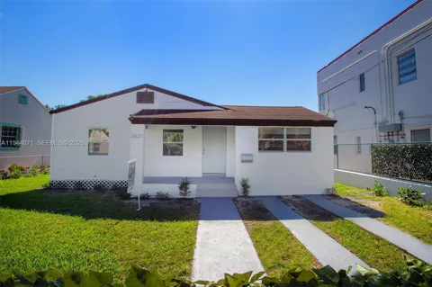 2620 SW 9th St