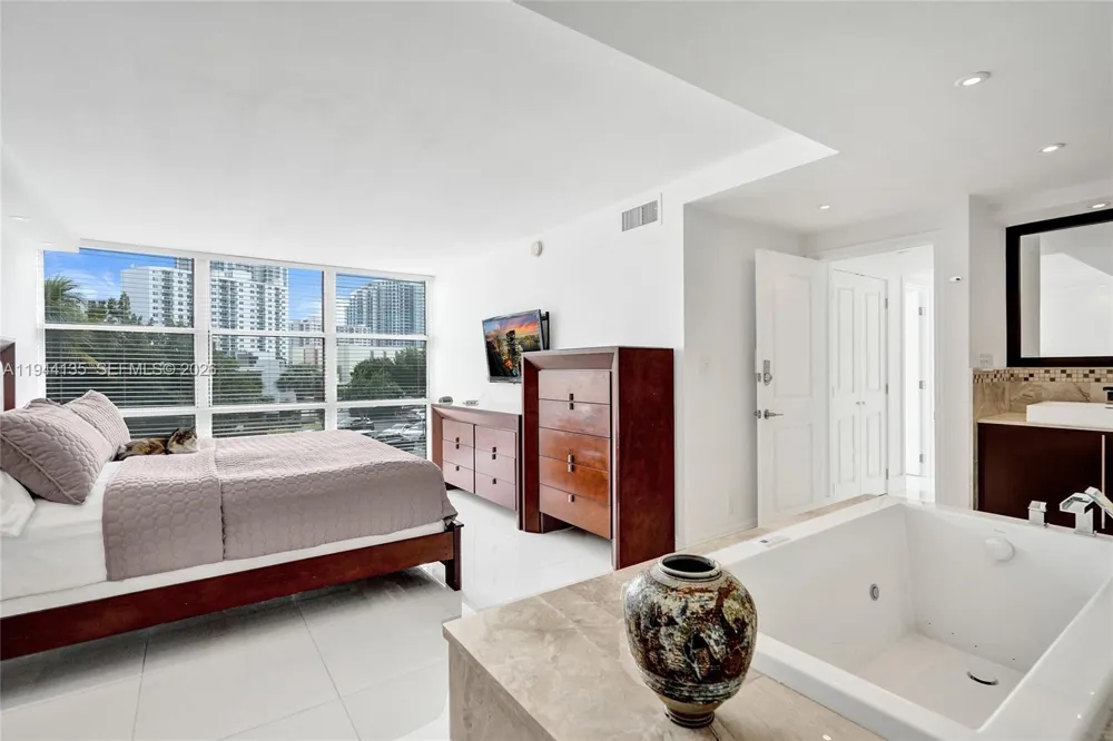 1000 Parkview Dr #330 Hallandale Beach, FL 33009