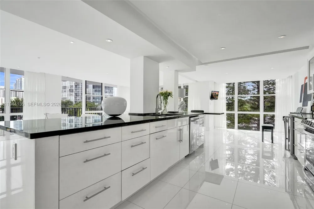 1000 Parkview Dr #330 Hallandale Beach, FL 33009