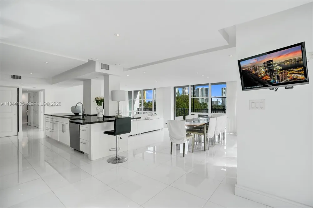 1000 Parkview Dr #330 Hallandale Beach, FL 33009