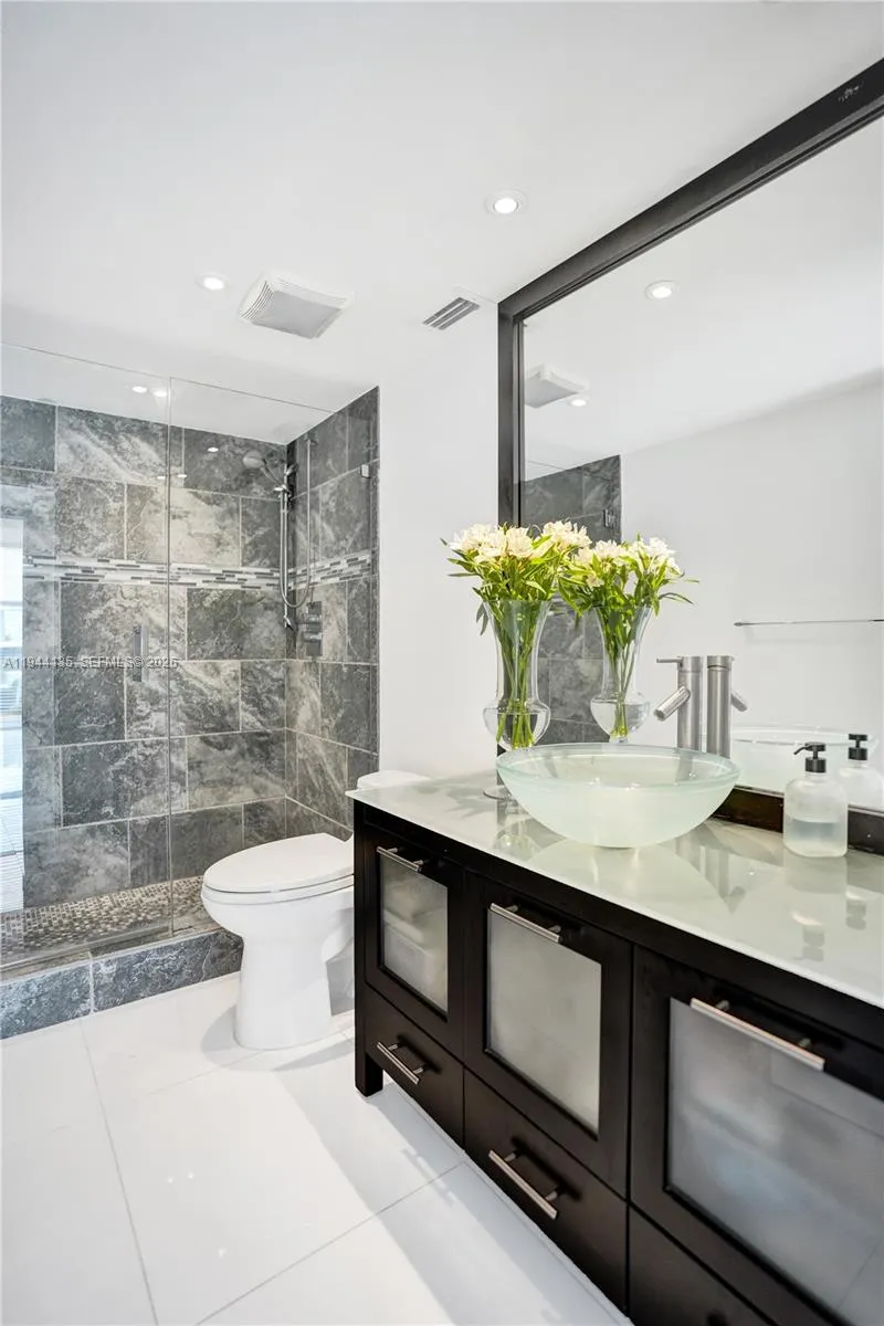 1000 Parkview Dr #330 Hallandale Beach, FL 33009
