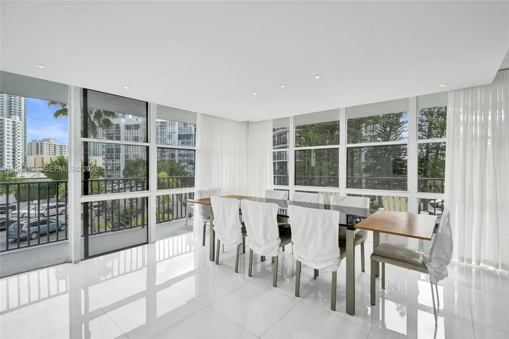 1000 Parkview Dr #330 Hallandale Beach, FL 33009