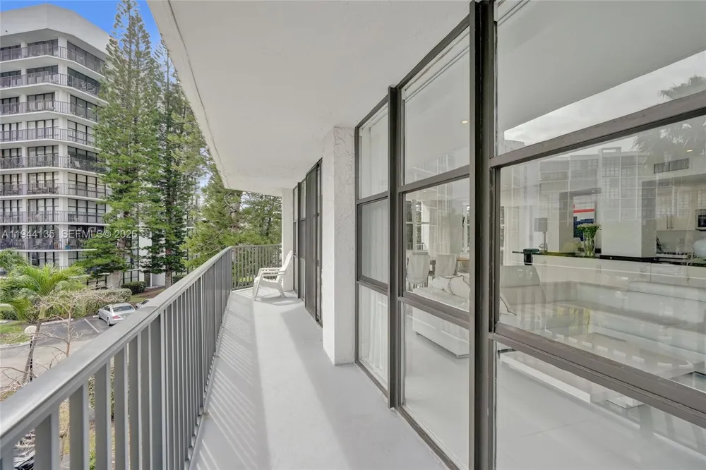 1000 Parkview Dr #330 Hallandale Beach, FL 33009