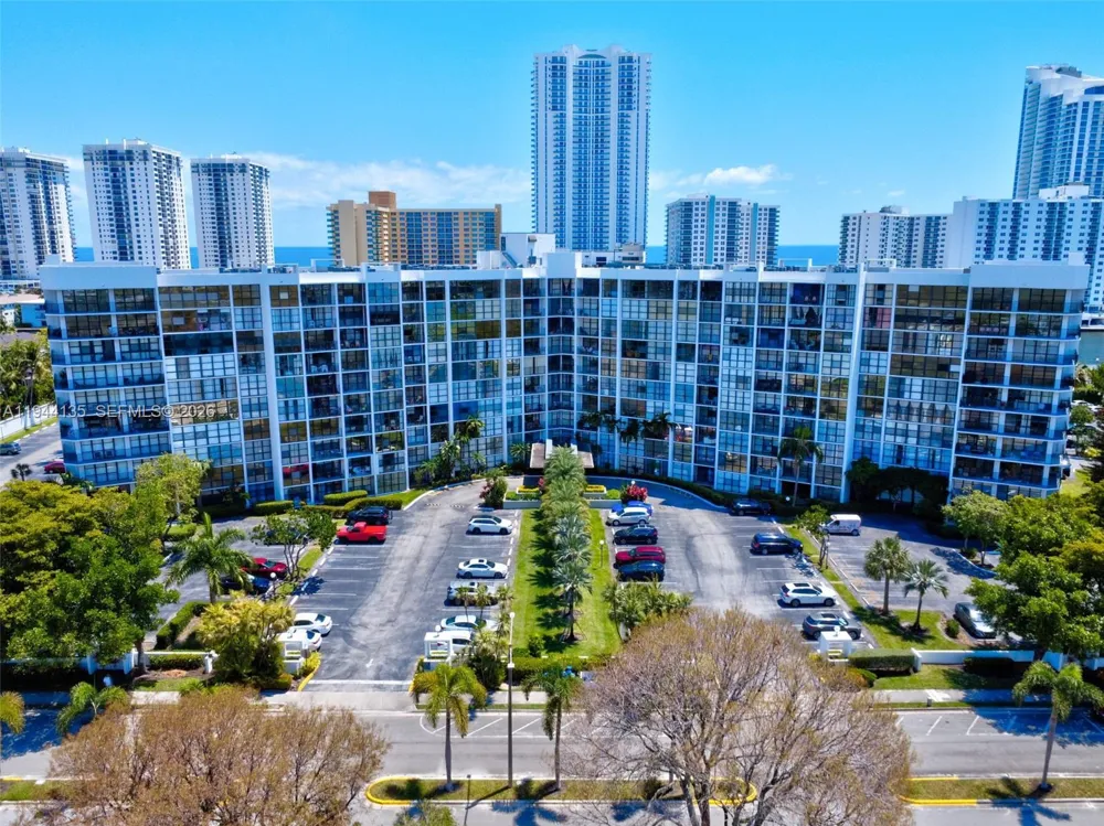 1000 Parkview Dr #330 Hallandale Beach, FL 33009