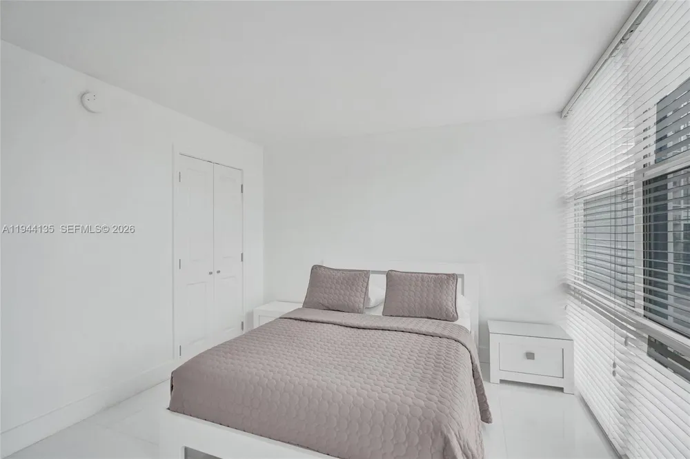1000 Parkview Dr #330 Hallandale Beach, FL 33009