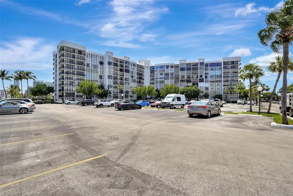 1000 Parkview Dr #330 Hallandale Beach, FL 33009