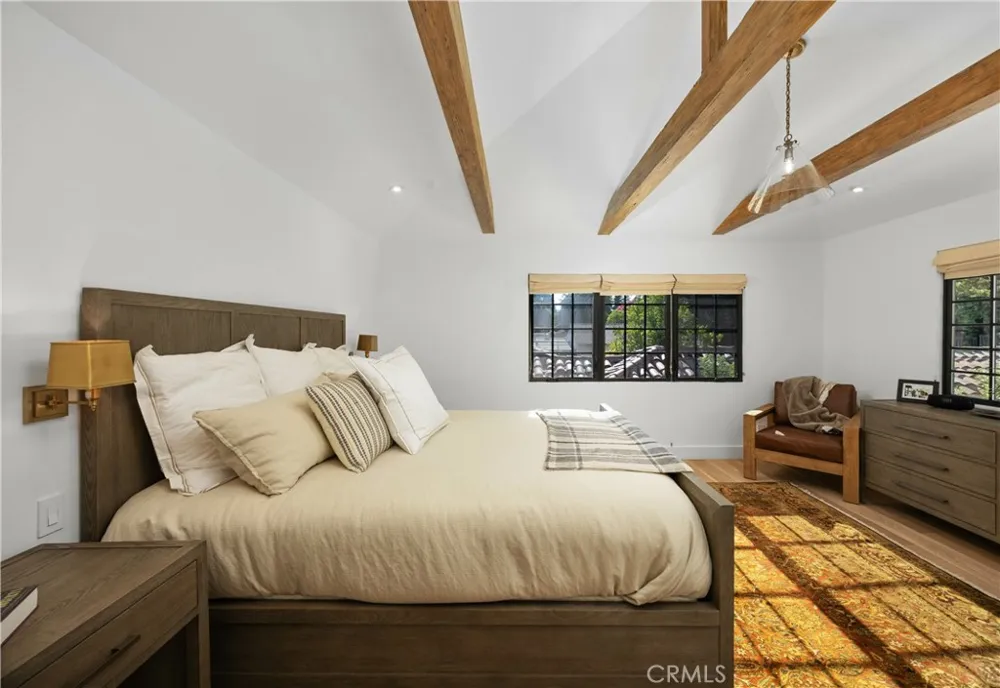 589 W Grandview Avenue Sierra Madre, CA 91024