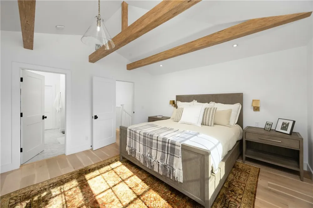589 W Grandview Avenue Sierra Madre, CA 91024