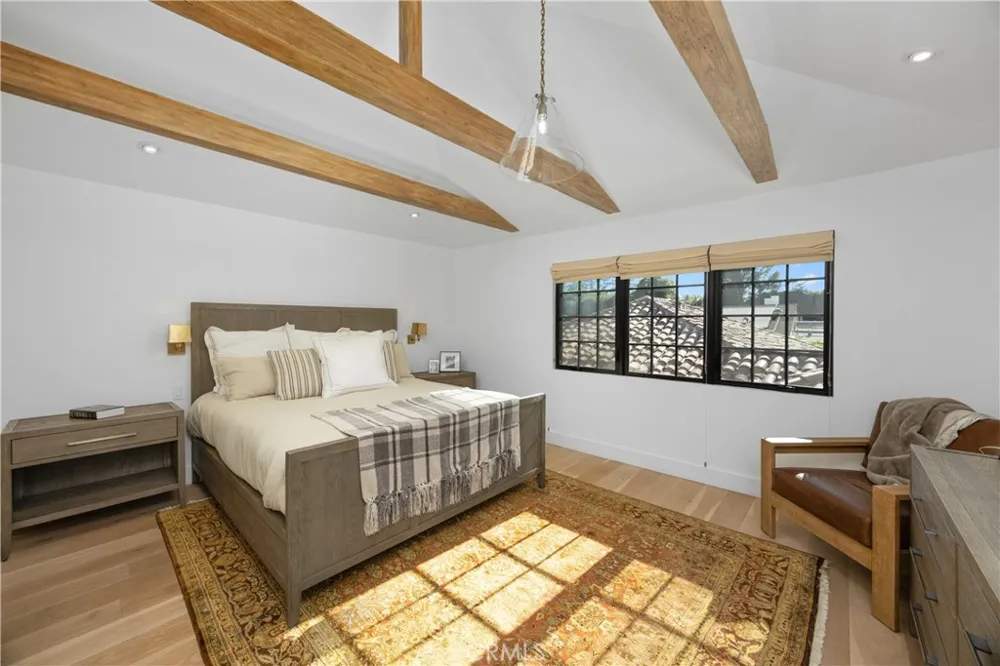 589 W Grandview Avenue Sierra Madre, CA 91024