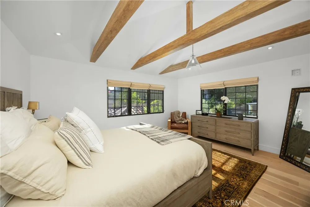 589 W Grandview Avenue Sierra Madre, CA 91024