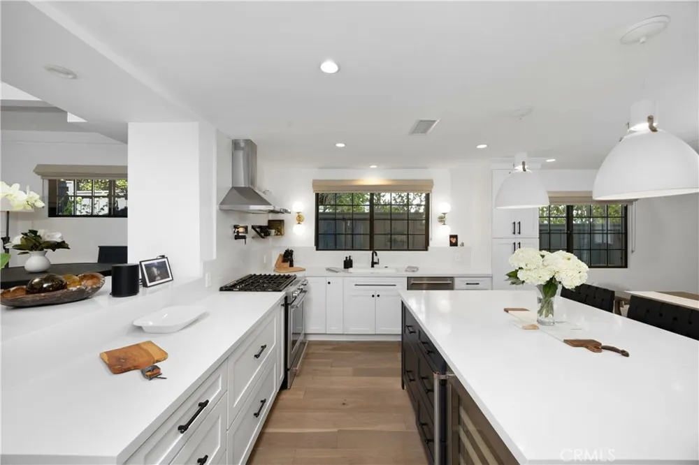 589 W Grandview Avenue Sierra Madre, CA 91024
