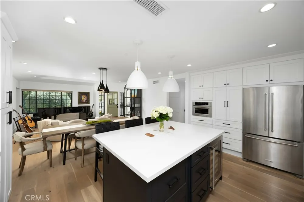 589 W Grandview Avenue Sierra Madre, CA 91024