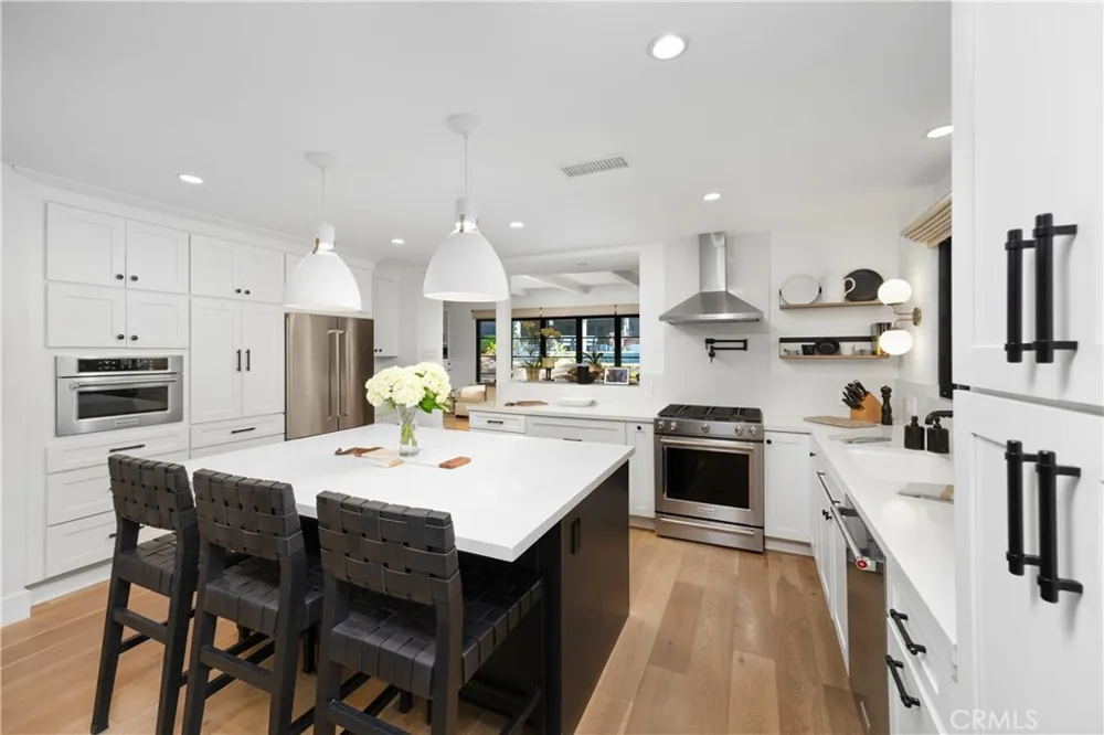 589 W Grandview Avenue Sierra Madre, CA 91024