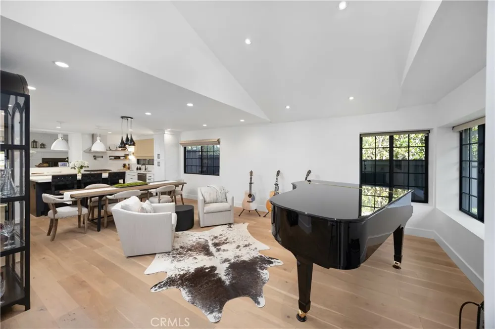 589 W Grandview Avenue Sierra Madre, CA 91024