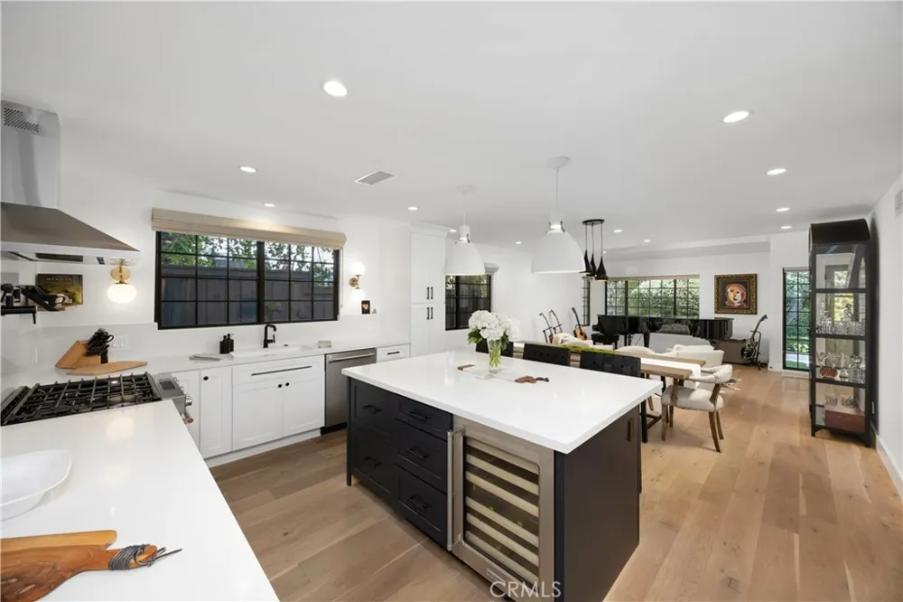 589 W Grandview Avenue Sierra Madre, CA 91024