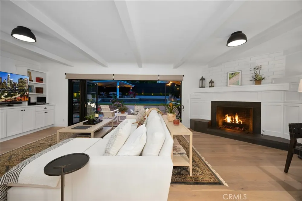 589 W Grandview Avenue Sierra Madre, CA 91024