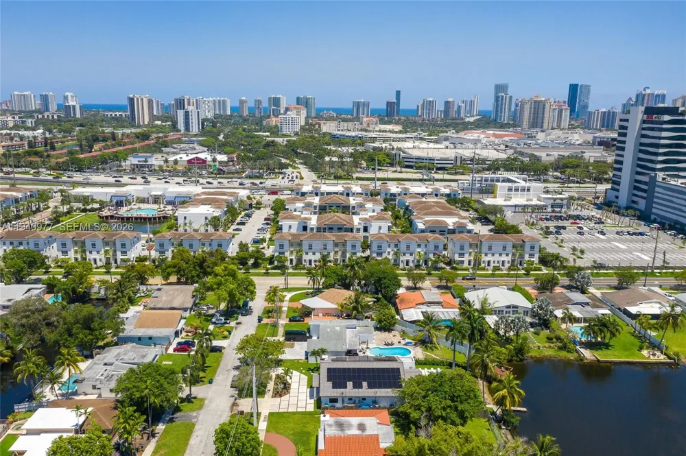 2560 NE 199th St Miami, FL 33180