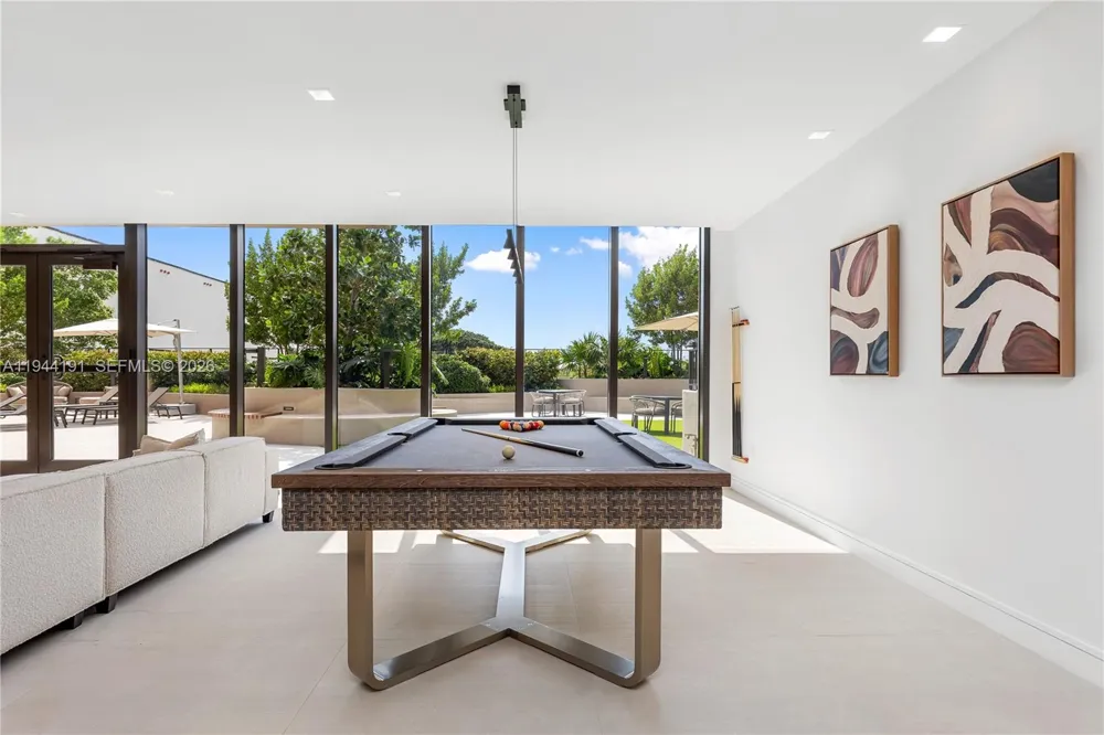 3034 Oak Avenue #408 Coconut Grove, FL 33133