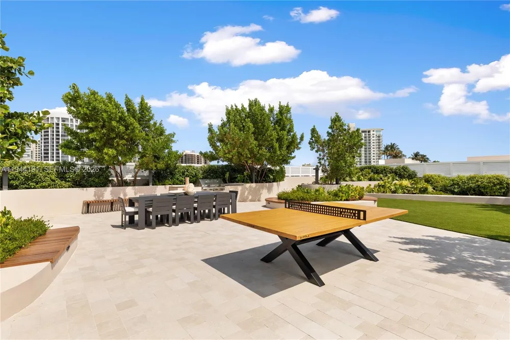 3034 Oak Avenue #408 Coconut Grove, FL 33133
