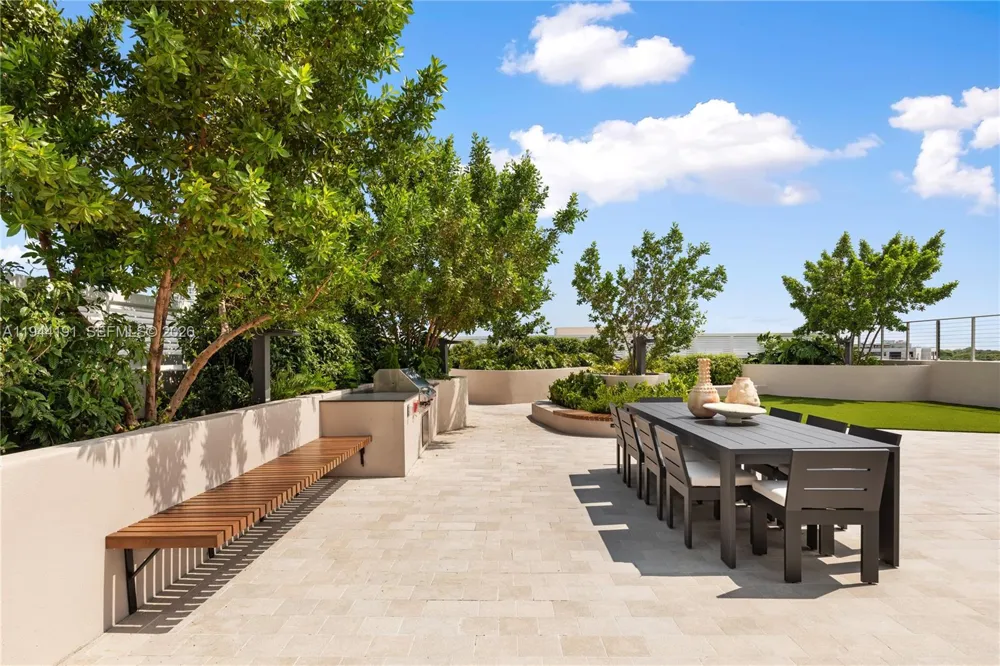 3034 Oak Avenue #408 Coconut Grove, FL 33133