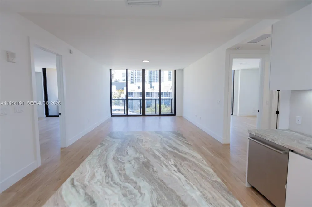 3034 Oak Avenue #408 Coconut Grove, FL 33133
