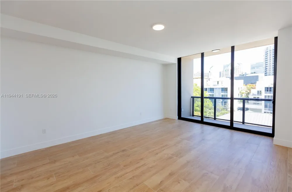 3034 Oak Avenue #408 Coconut Grove, FL 33133