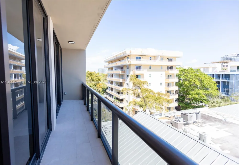 3034 Oak Avenue #408 Coconut Grove, FL 33133
