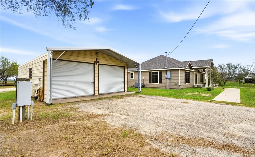 5076 Wildwood Lane Robstown, TX 78380