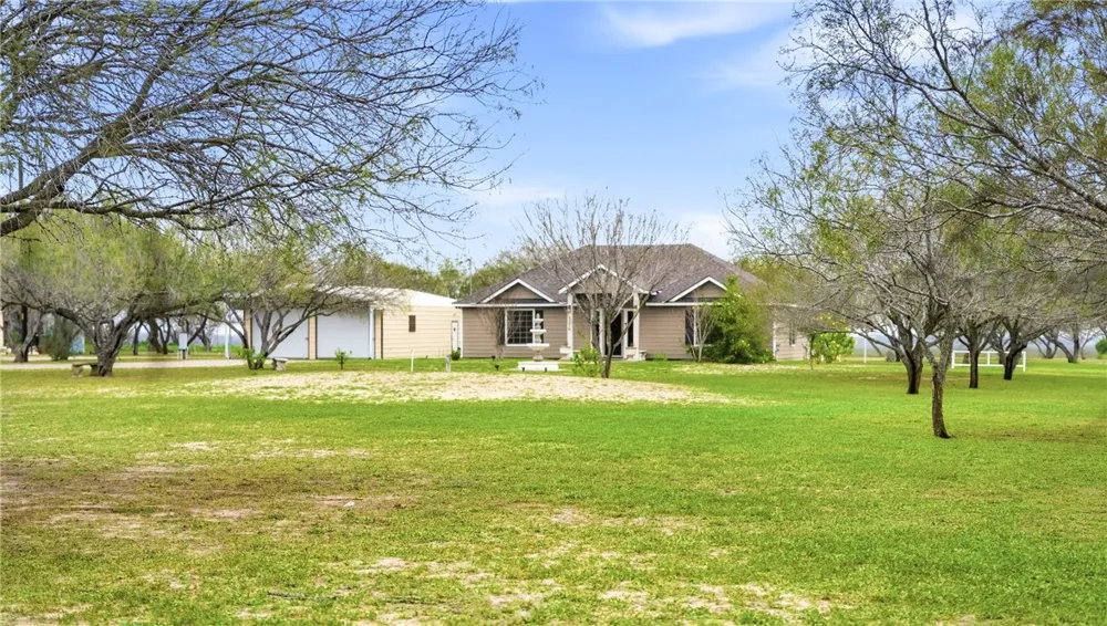 5076 Wildwood Lane Robstown, TX 78380