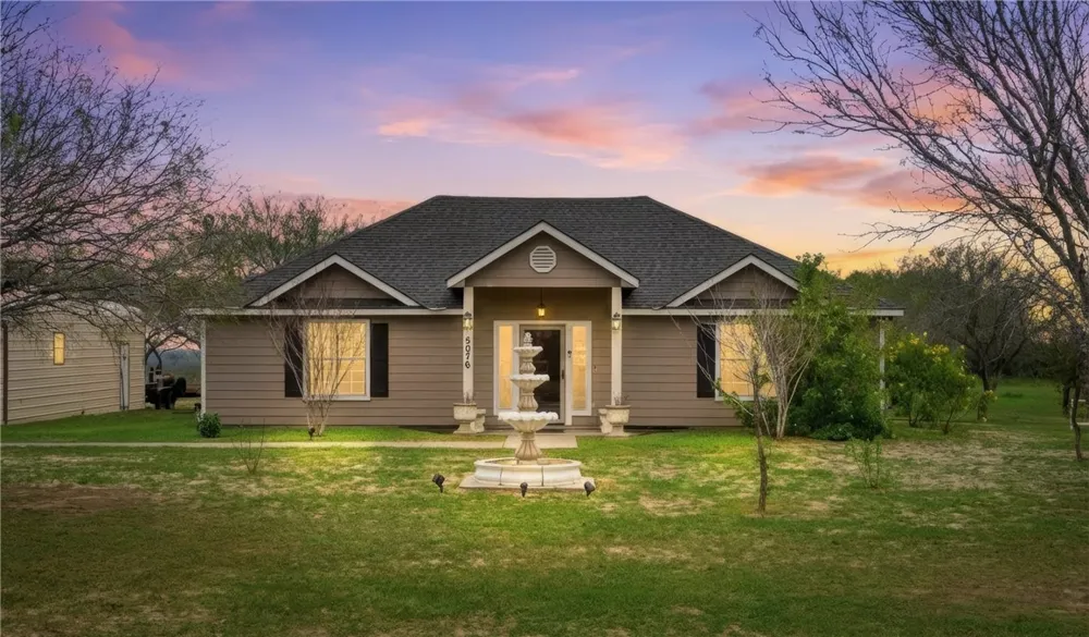 5076 Wildwood Lane Robstown, TX 78380