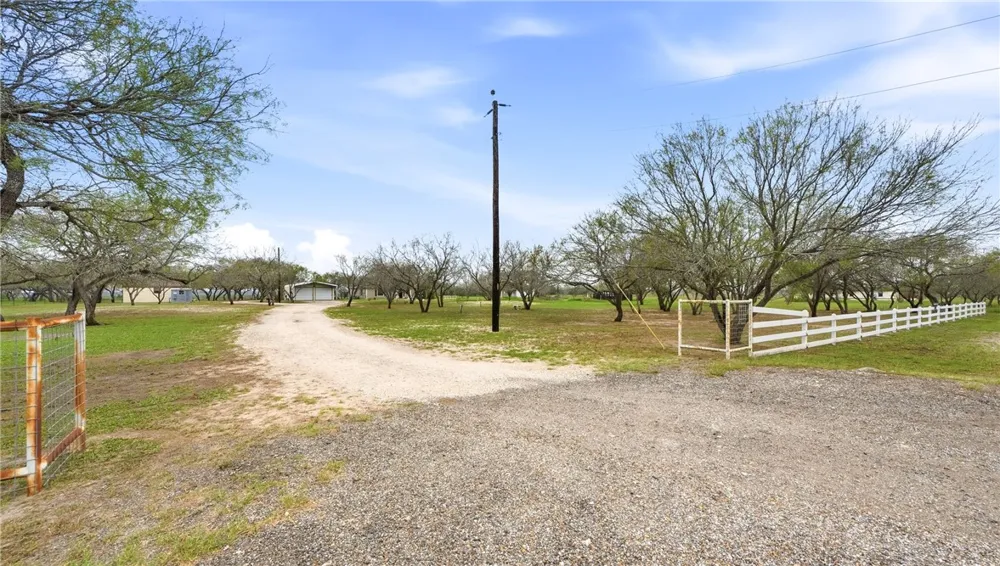 5076 Wildwood Lane Robstown, TX 78380