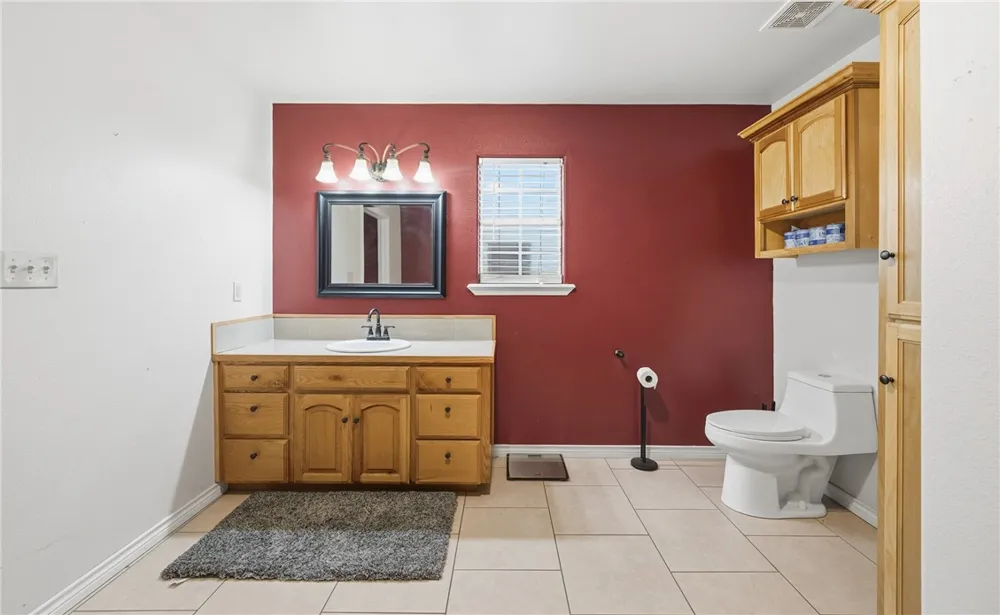 5076 Wildwood Lane Robstown, TX 78380