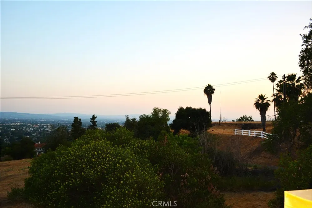 946 Glendora Ave Glendora, CA 91741