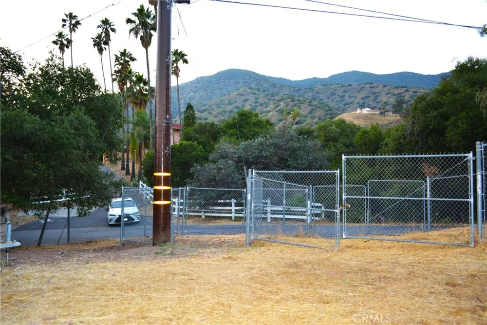 946 Glendora Ave Glendora, CA 91741