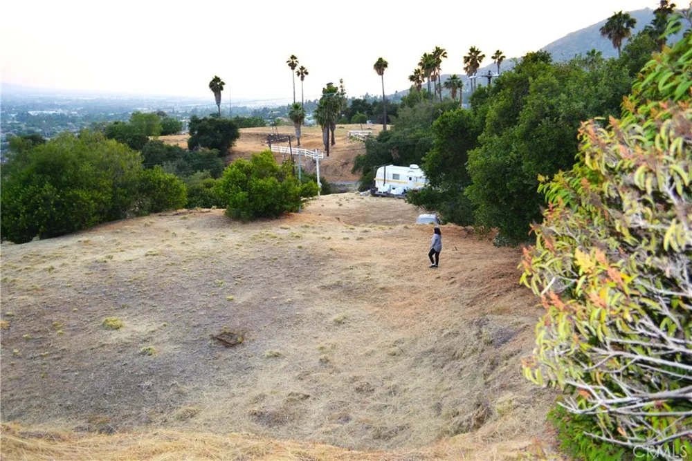 946 Glendora Ave Glendora, CA 91741