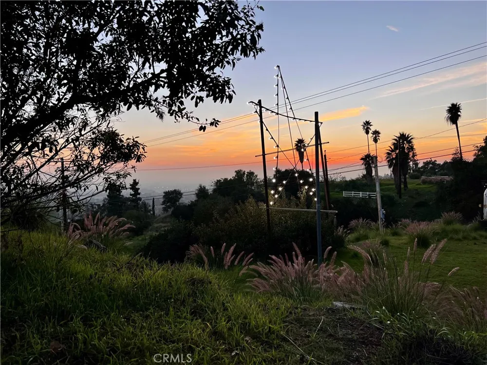 946 Glendora Ave Glendora, CA 91741