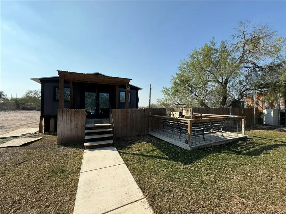 1331 Highway 281 S George West, TX 78022