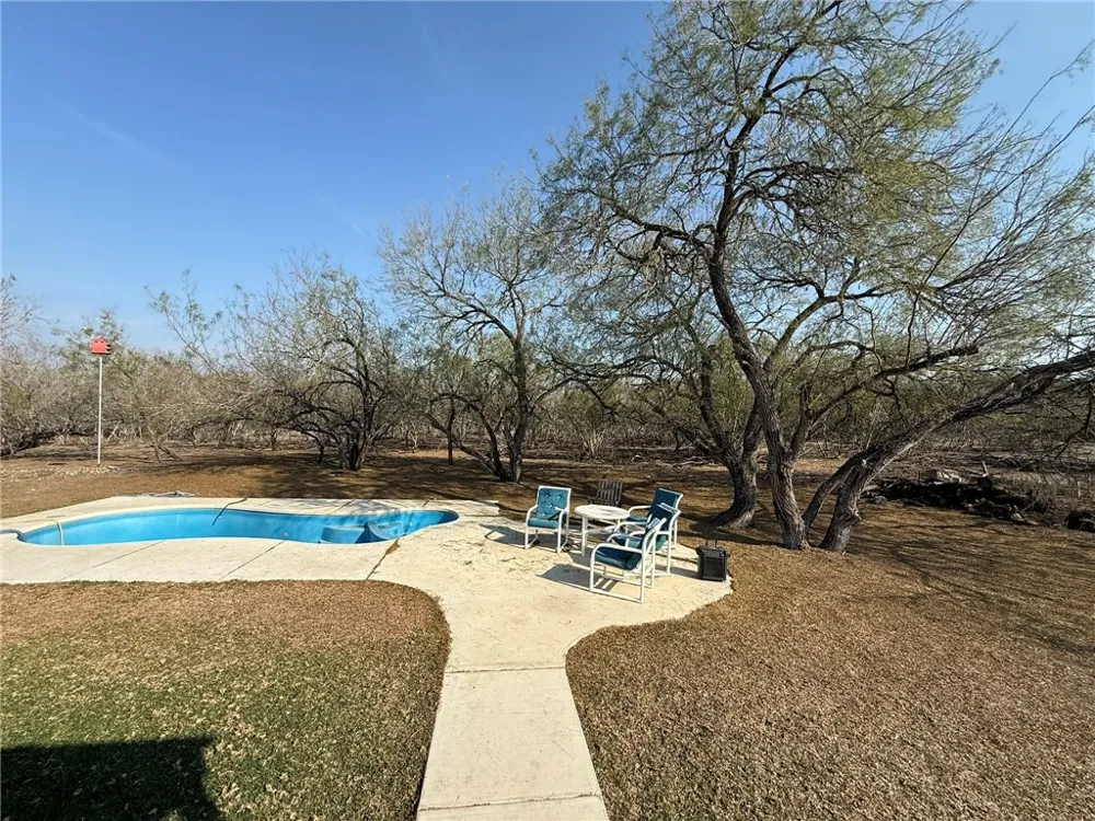 1331 Highway 281 S George West, TX 78022