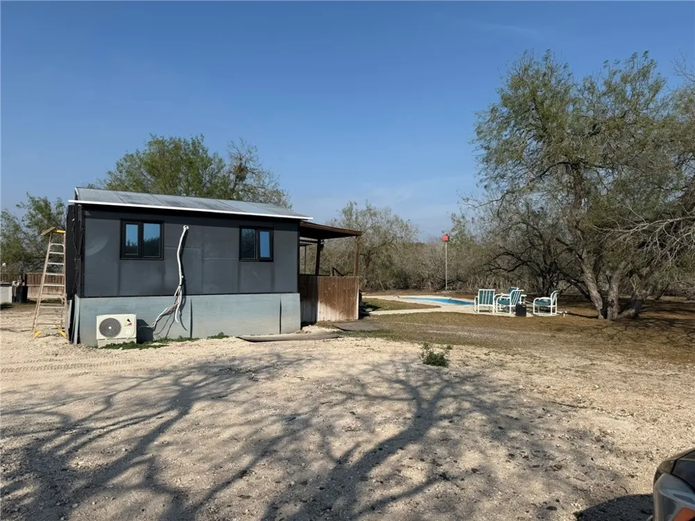 1331 Highway 281 S George West, TX 78022