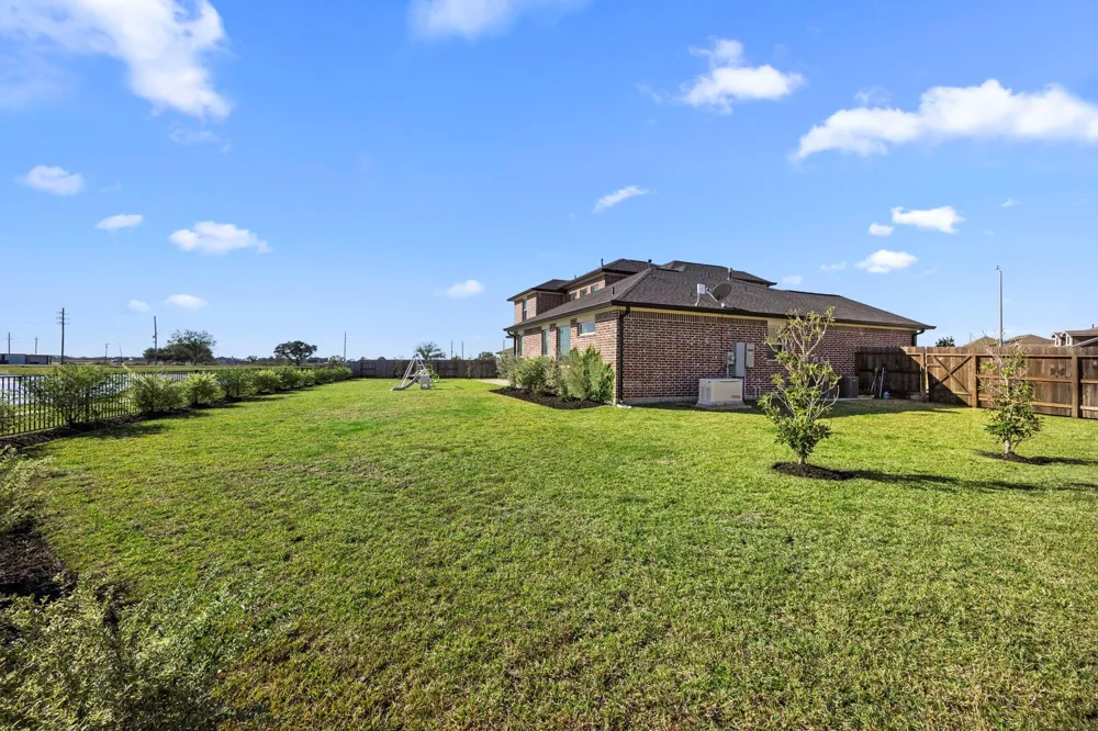 915 Bernard Meadows Drive Drive East Bernard, TX 77435
