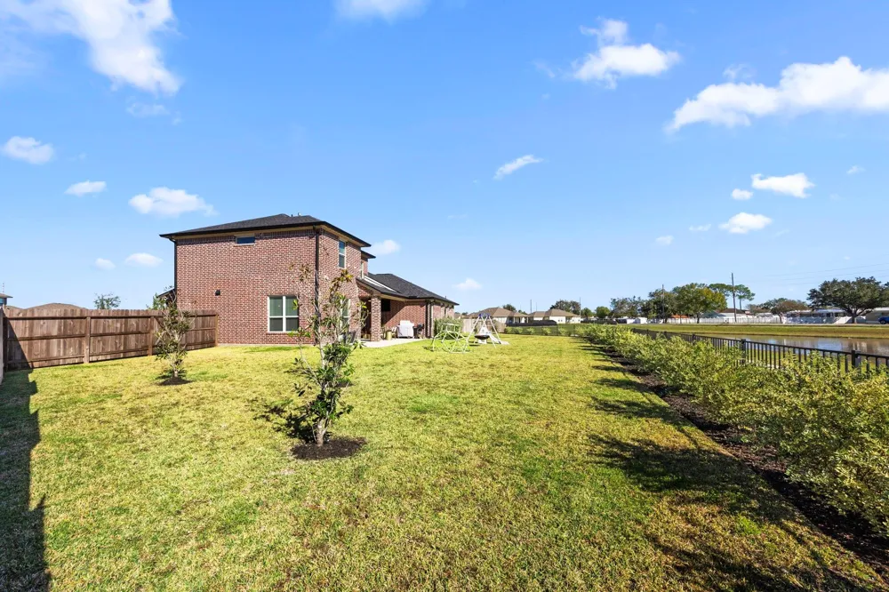 915 Bernard Meadows Drive Drive East Bernard, TX 77435